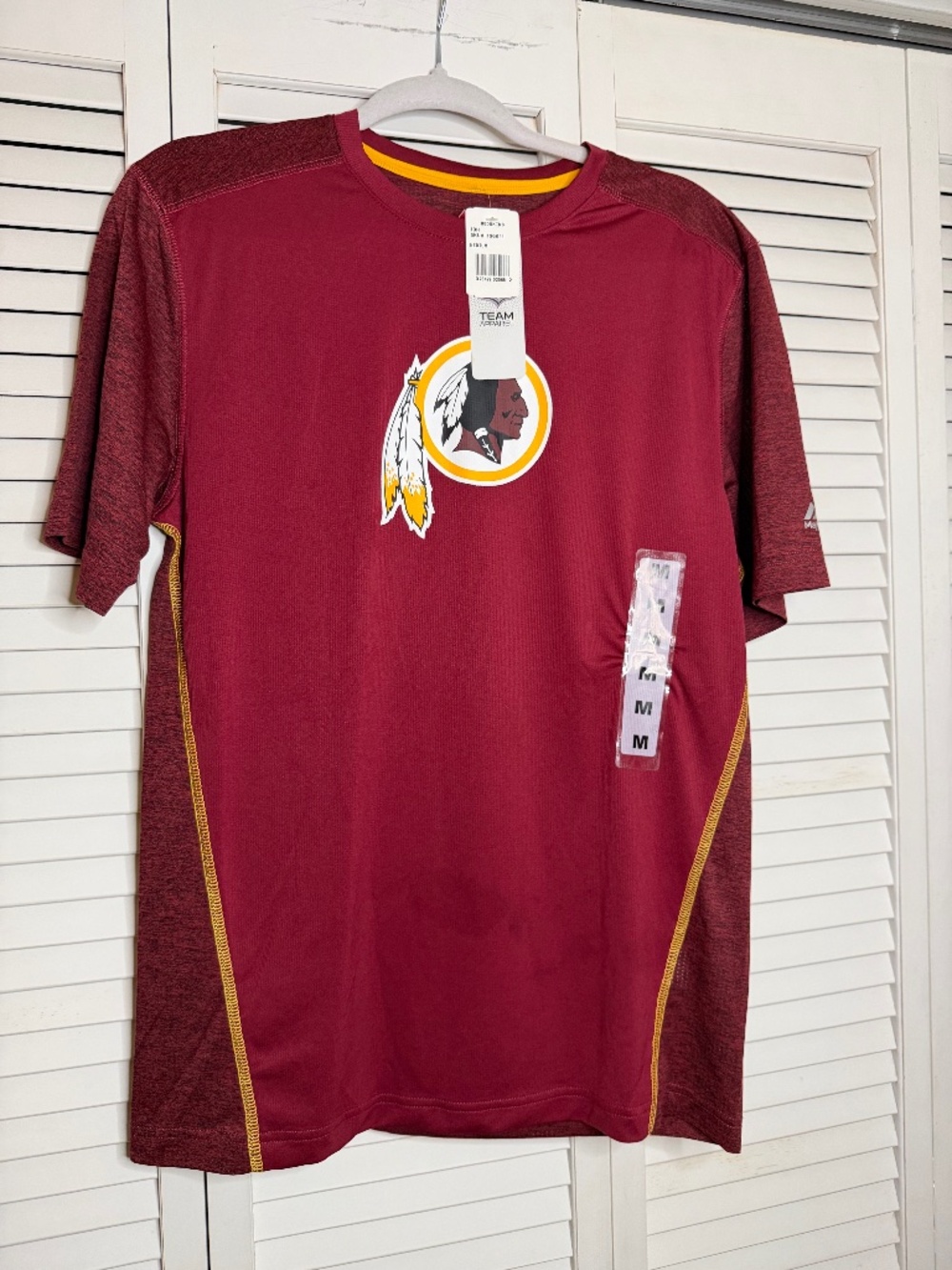 NWT Washington Redskins NFL Majestic Cool Base Athletic Wear Unisex Shirt Sz M